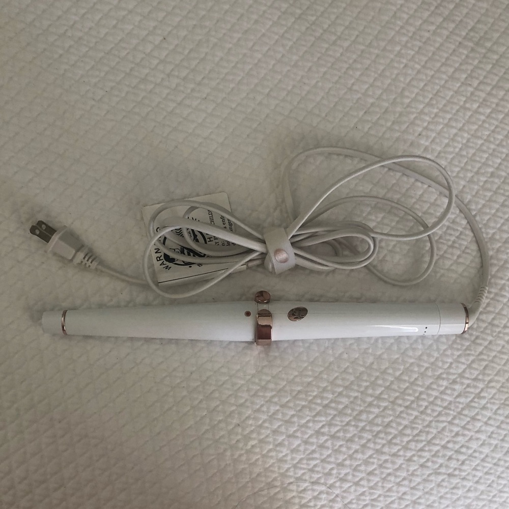 T3 Tapered Ceramic Styling Wand from Sephora